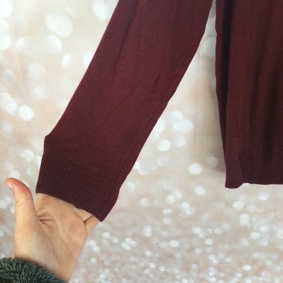 Express NWT Oversized Deep V-Neck Tunic Sweater - Picture 5 of 8